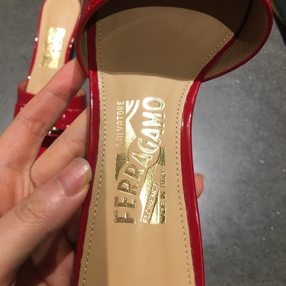 Brand new Ferragamo - vara bow slide sandal- size 6.5 - Picture 6 of 12